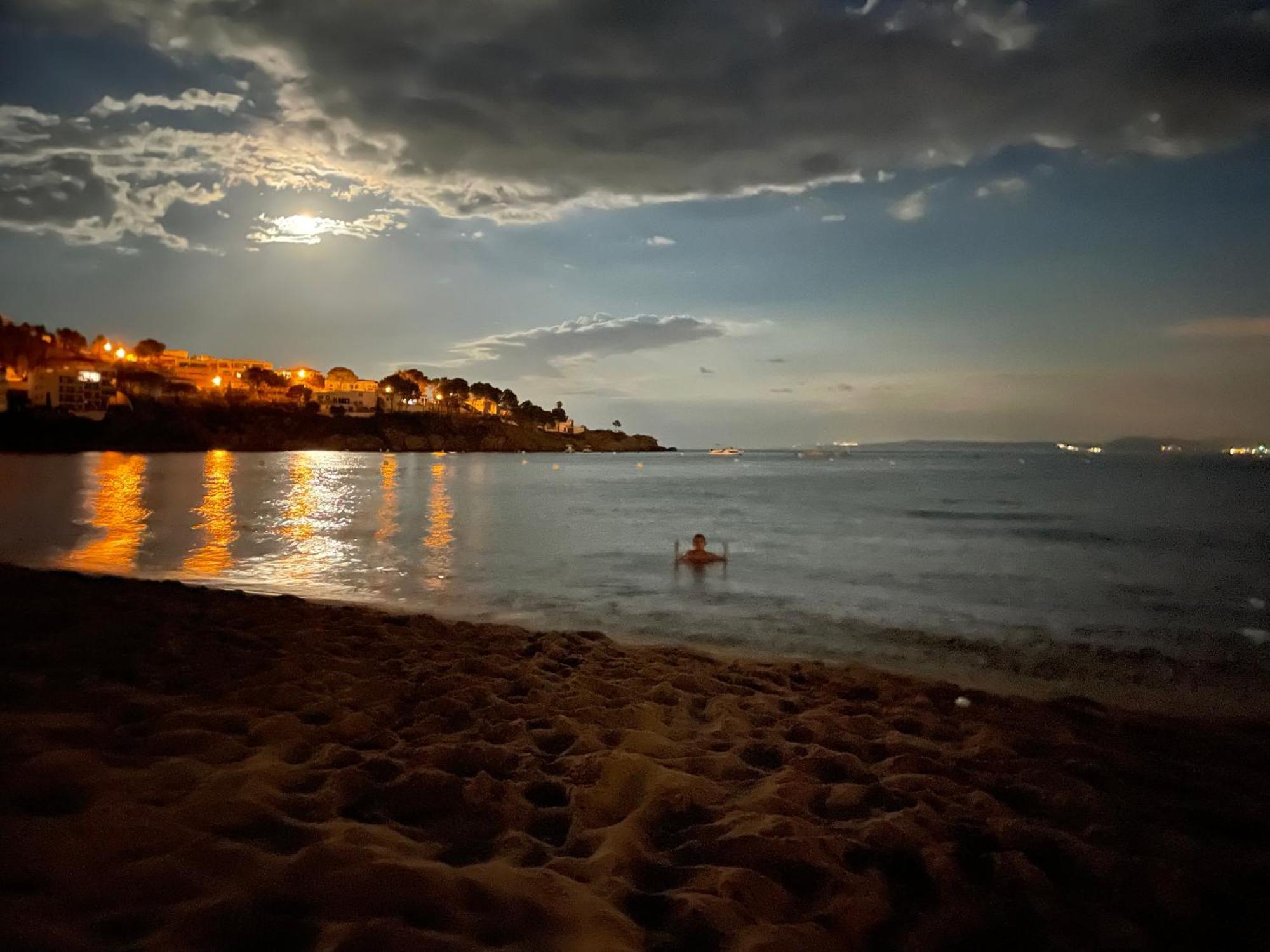 Studio Roses Beach ภายนอก รูปภาพ